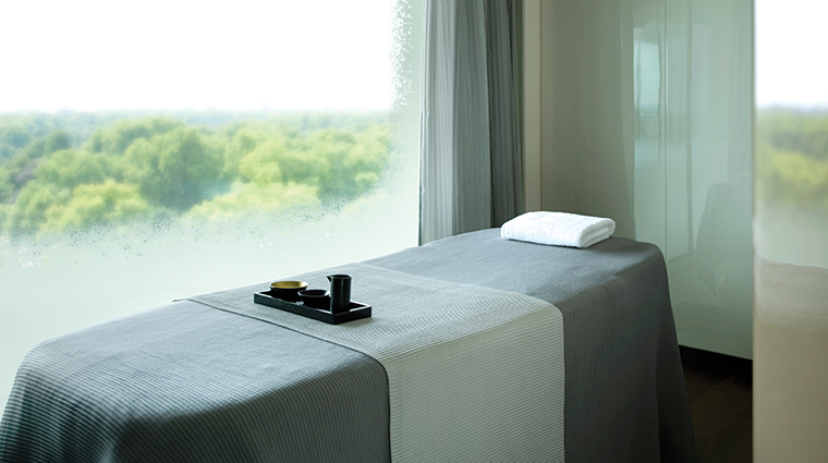 four seasons hotel london at park lane treatment room