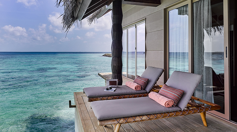 joali maldives spa relaxing area