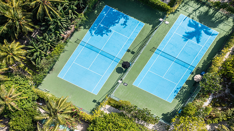 lux south ari atoll tennis court