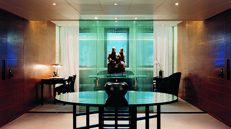 Property COMOTheHalkinLondon Hotel BarLounge TheHalkinLounge TheCOMOGroup