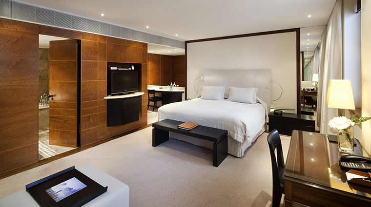 Property COMOTheHalkinLondon Hotel GuestroomSuite StudioSuite TheCOMOGroup