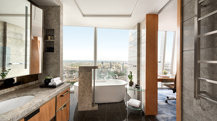 shangri la hotel at the shard london deluxe city view bathroom