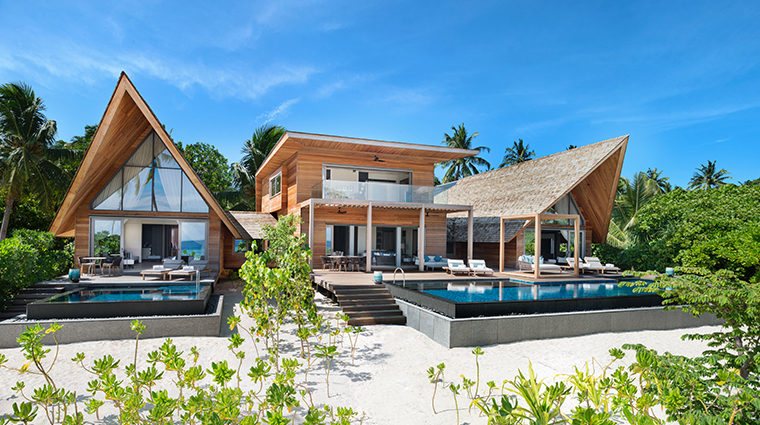 the st regis maldives vommuli resort caroline astor estate