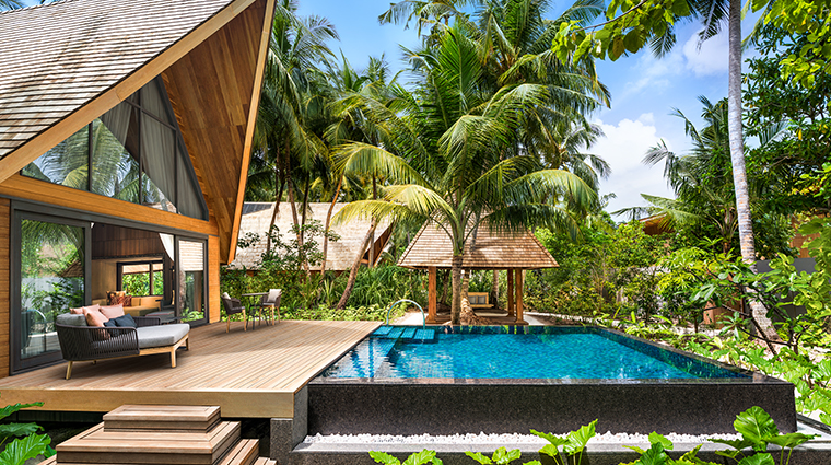 the st regis maldives vommuli resort graden villa pool