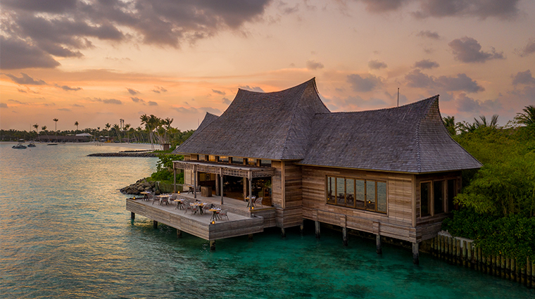 waldorf astoria maldives ithaafushi li long